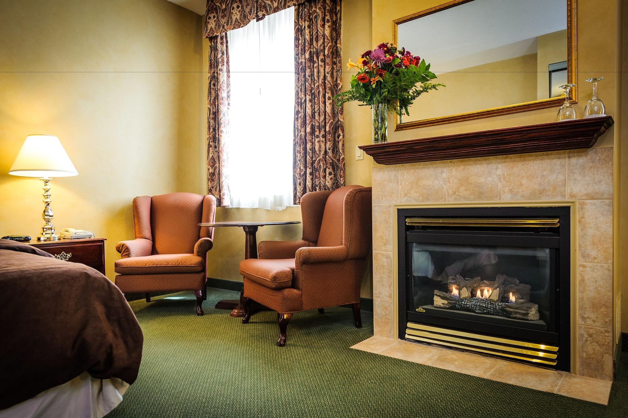 Peterborough Inn & Suites Hotel Exterior photo